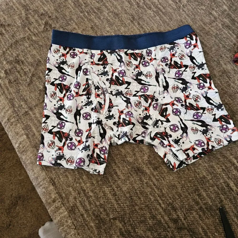 Cute little boys brand new 4 pairs Spiderman underwear size 8 boxer briefs